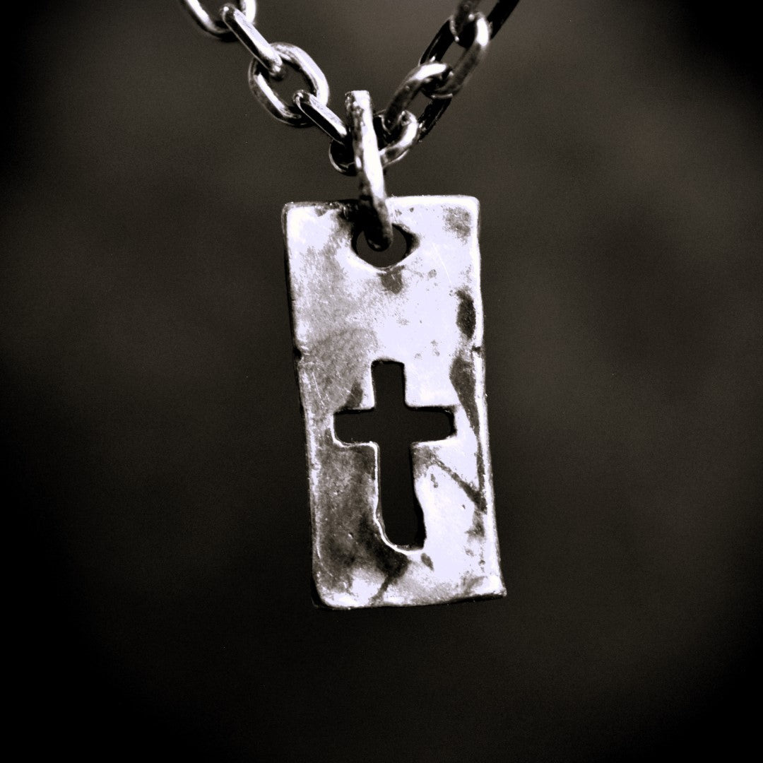 Сребърен медальон 925 „Плочка с кръст“ – мъжко бижу със сила и характер | Арт Дива