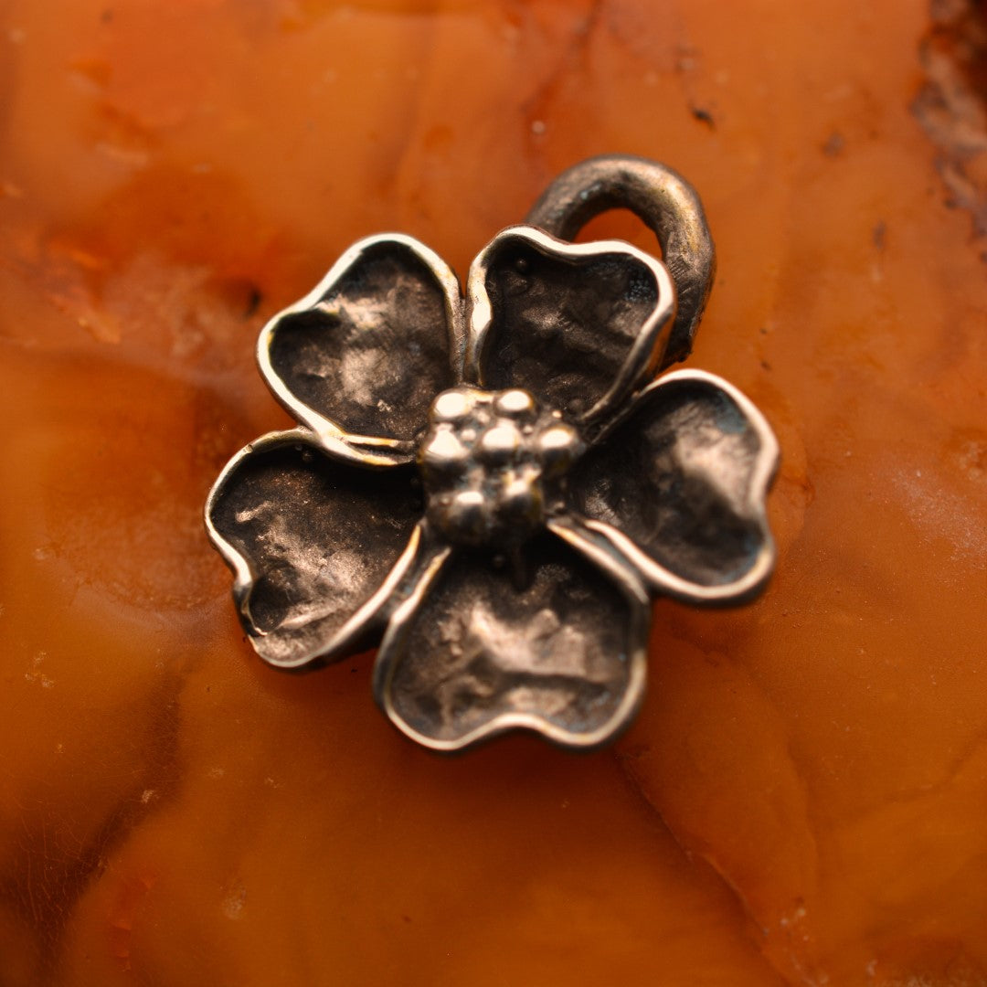 Сребърен медальон 925 „Черешов цвят“ – талисман на пролетта и новото начало | Оксидирано бохо–рустик скулптурно бижу | Арт Дива