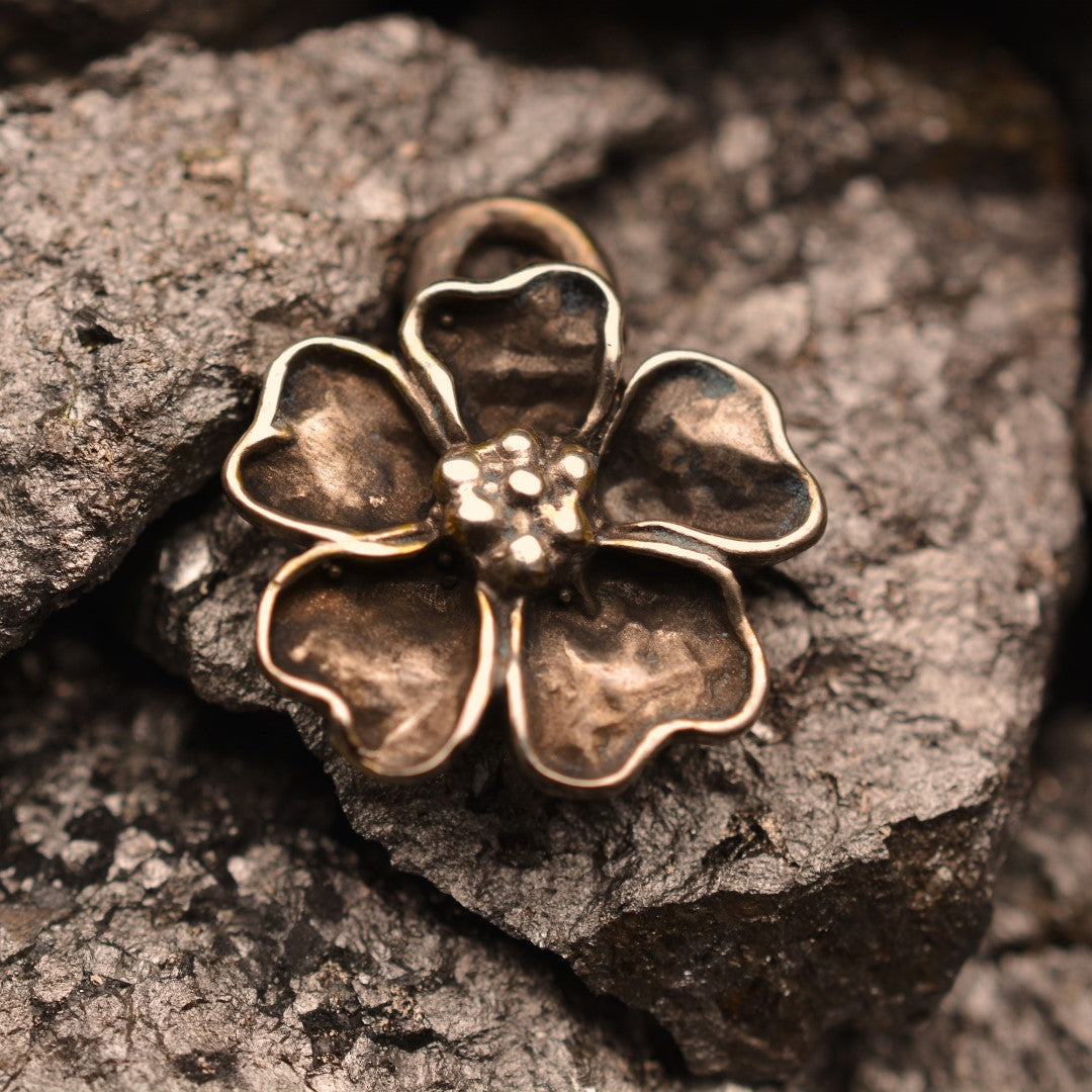 Сребърен медальон 925 „Черешов цвят“ – талисман на пролетта и новото начало | Оксидирано бохо–рустик скулптурно бижу | Арт Дива