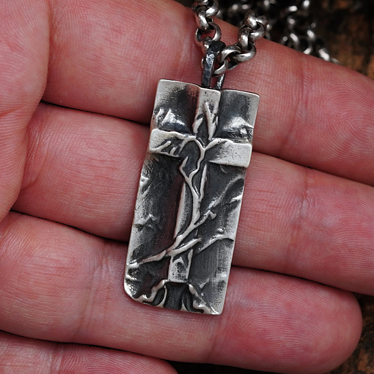 Сребърен медальон 925 мъжки кръст „Плащеница“ – талисман на вярата и закрилата | бохо рустик бижу | Арт Дива