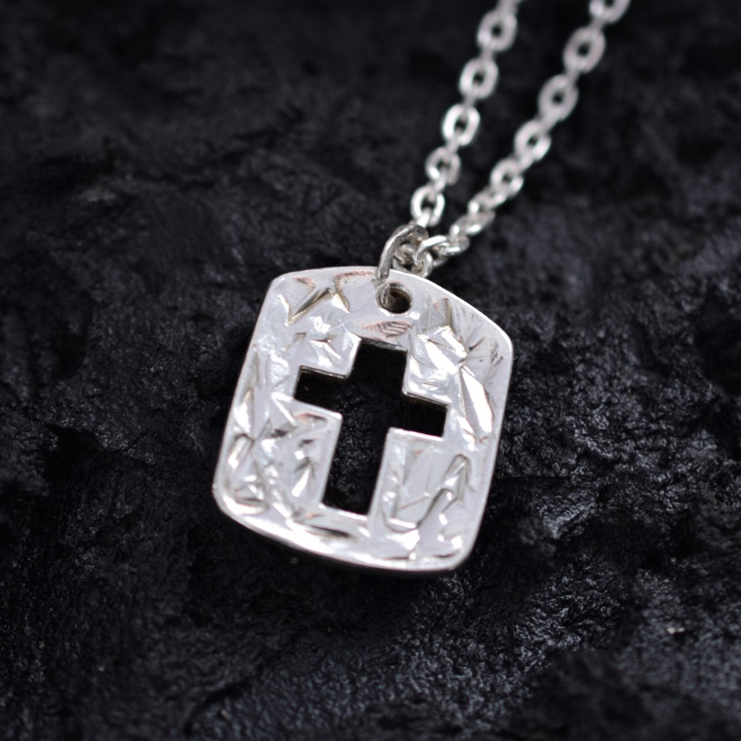 Сребърен мъжки кръст 925 – масивен ръчно полиран медальон с изрязан кръст | Бохо рустик бижу | ArtDiva