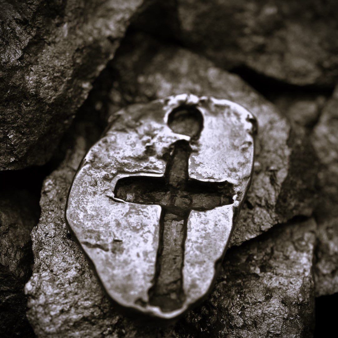 Сребърен медальон 925 „Масивен кръсти духовна защита | Оксидирано бохо–рустик бижу | Арт Дива (Копие)