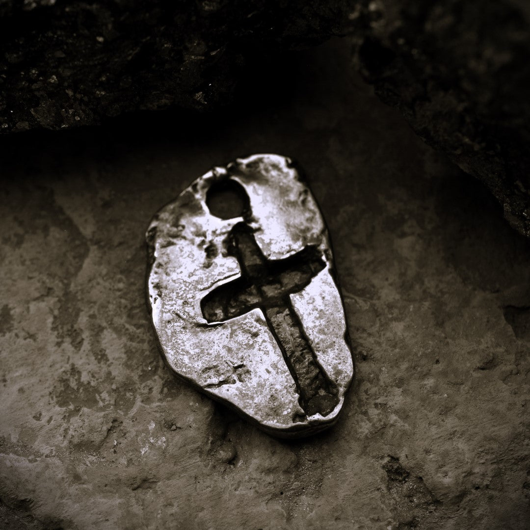 Сребърен медальон 925 „Масивен кръсти духовна защита | Оксидирано бохо–рустик бижу | Арт Дива (Копие)