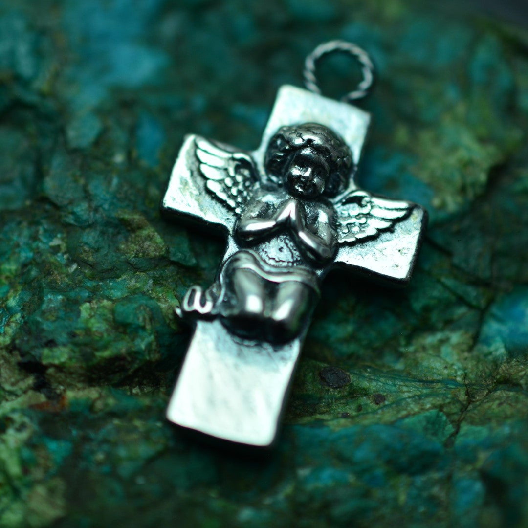 Сребърен медальон 925 „Ангелска молитва“ | Талисман за вяра и духовна закрила | Бохо рустик скулптурно бижу, ръчна изработка | Арт Дива
