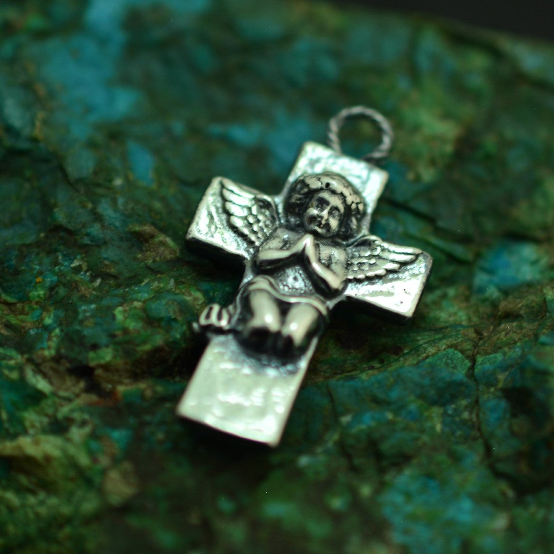 Сребърен медальон 925 „Ангелска молитва“ | Талисман за вяра и духовна закрила | Бохо рустик скулптурно бижу, ръчна изработка | Арт Дива