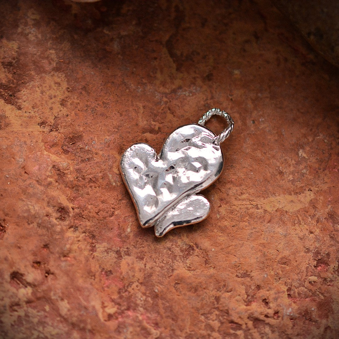 Сребърен медальон 925 „Двойно сърце“ със златни акценти | Бохо скулптурно бижу | Арт Дива