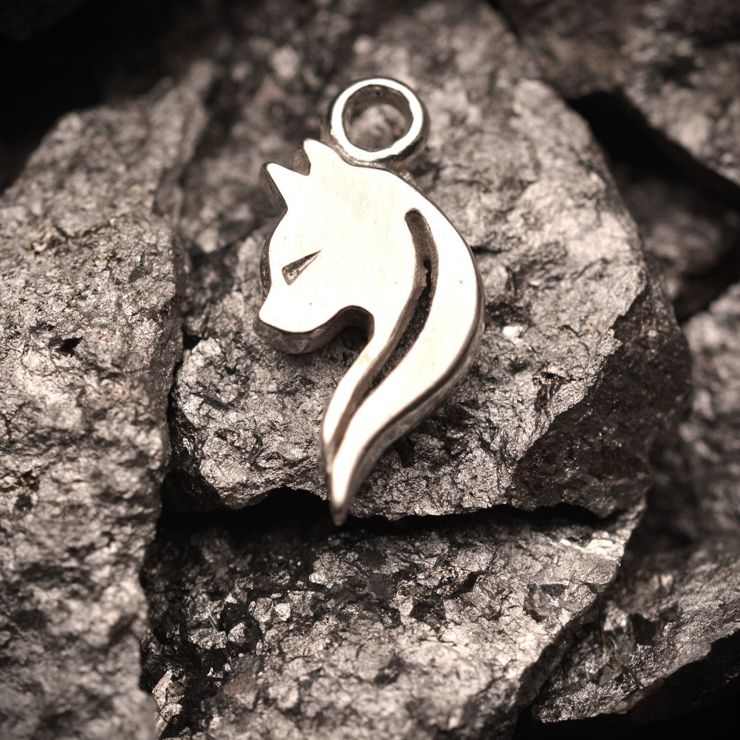 Сребърен медальон 925 „Котка“ – талисман за интуиция, грация и защита | бохо-рустик бижу | Арт Дива