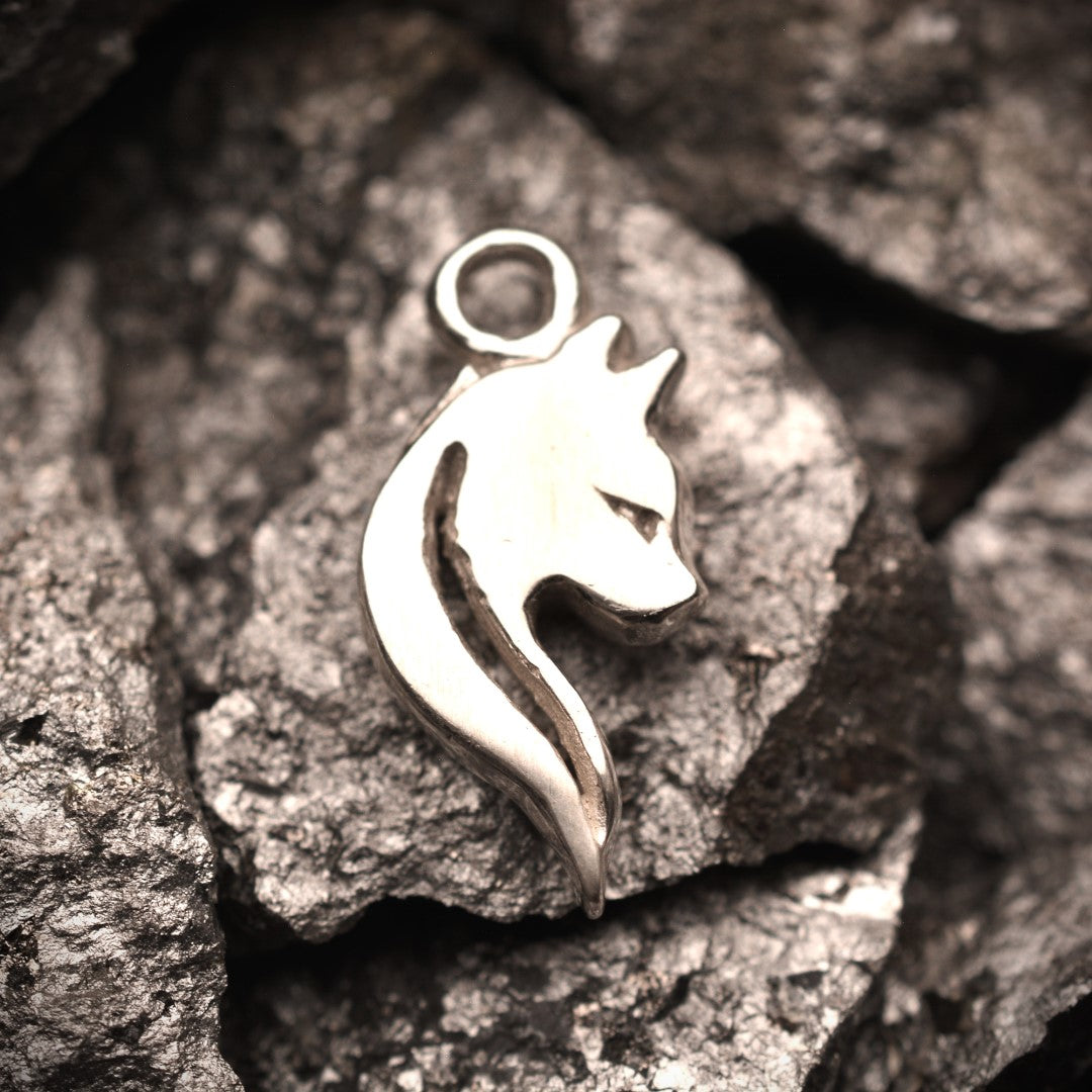 Сребърен медальон 925 „Котка“ – талисман за интуиция, грация и защита | бохо-рустик бижу | Арт Дива