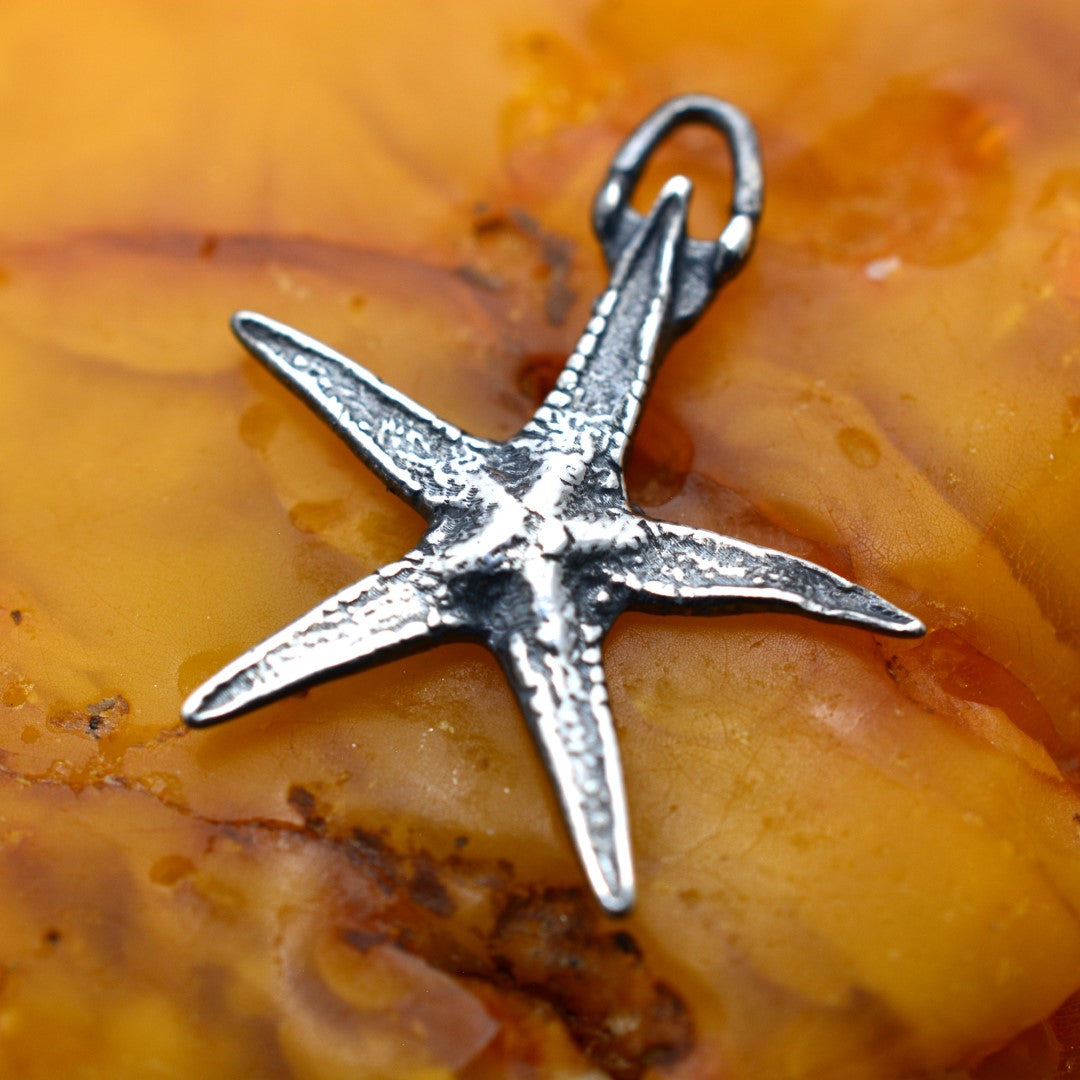 Сребърен медальон 925 „Морска звезда“ – талисман за късмет и спокойствие | Оксидирано бохо–рустик скулптурно бижу | Арт Дива
