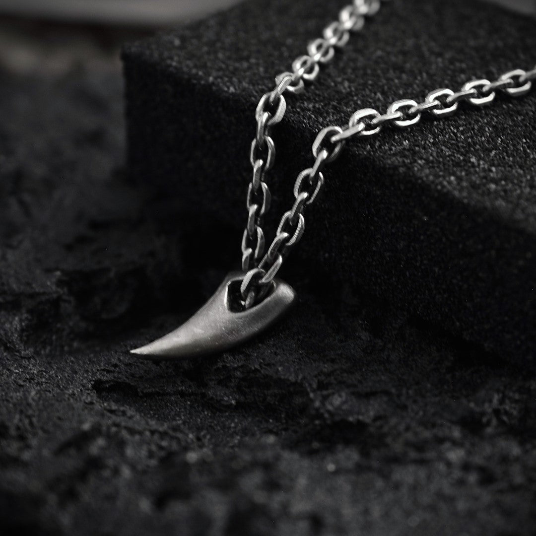 Сребърен медальон 925 „Нокът на Гризли“ | Мъжки талисман за сила и защита | Частично оксидирана висулка | ArtDiva