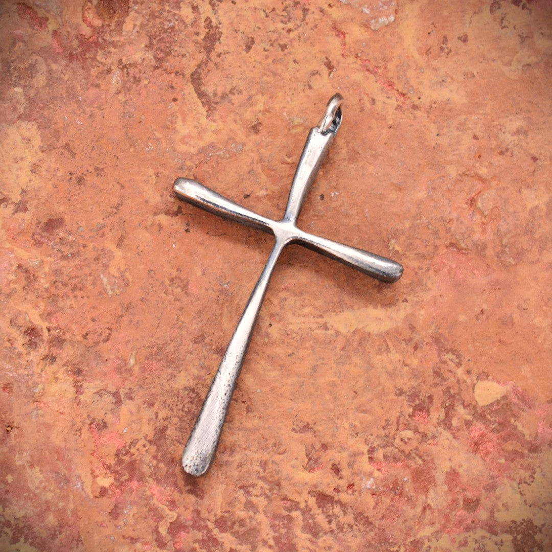 Сребърен медальон кръст 925 – голям мъжки кръст | Талисман за вяра, сила и защита | Арт Дива