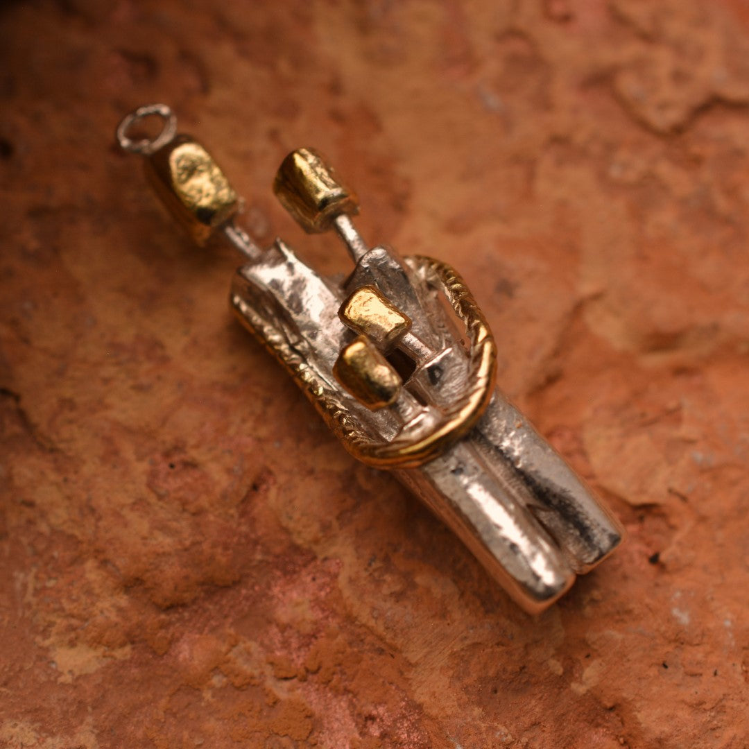 Сребърен медальон 925 „Фамилна сплотеност“ – талисман на единството, любовта и закрилата на семейството | Бохо – рустик – скулптурно бижу | Арт Дива