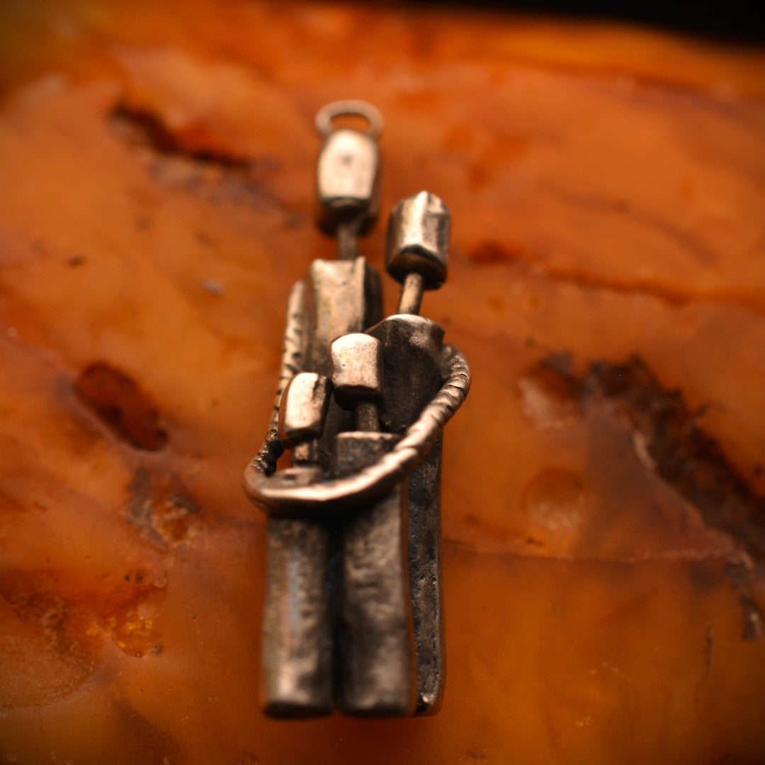 Сребърен медальон 925 „Фамилна сплотеност“ – талисман на единството, любовта и закрилата на семейството | Бохо – рустик – скулптурно бижу | Арт Дива