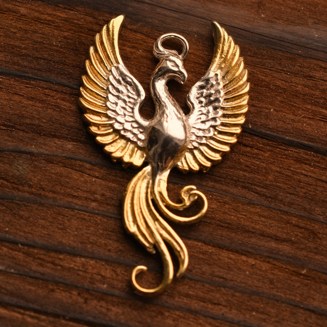 Сребърен медальон 925 „Феникс“ – талисман на възраждането, силата и новото начало | Ръчно полирано със златни акценти | Бохо – рустик – скулптурно бижу | Арт Дива