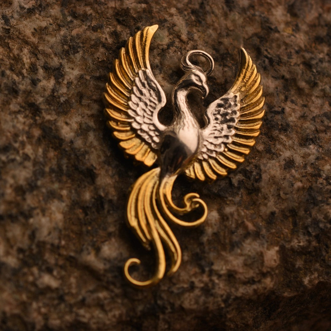 Сребърен медальон 925 „Феникс“ – талисман на възраждането, силата и новото начало | Ръчно полирано със златни акценти | Бохо – рустик – скулптурно бижу | Арт Дива