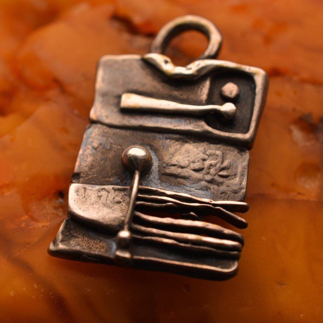 Сребърен медальон 925 „Архитектурна абстракция“ | Скулптурно бохо–рустик бижу | Арт Дива