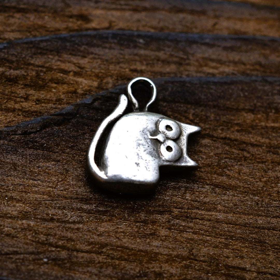 Сребърен медальон 925 „Писана“ – бижу за любители на котки | Оксидирано бохо–рустик скулптурно бижу | Арт Дива