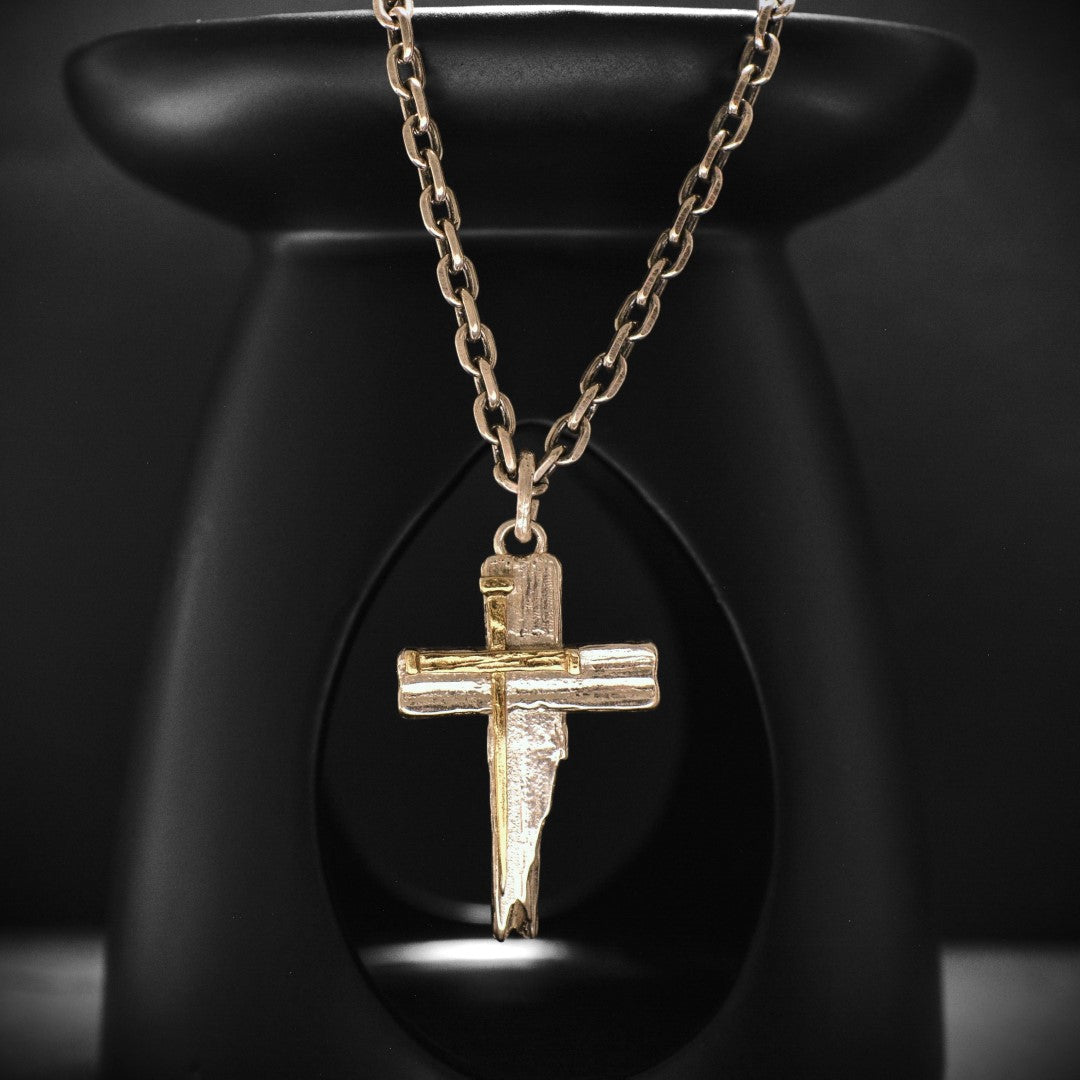 Сребърен медальон 925 – масивен мъжки кръст, символ на вяра и решителност, ръчна изработка | Арт Дива