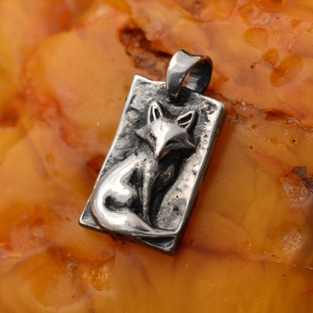 Сребърен медальон 925 „Лисиче“ | Ръчно изработено скулптурно бижу | Бохо – Рустик – Арт Дива (оксидирано покритие)