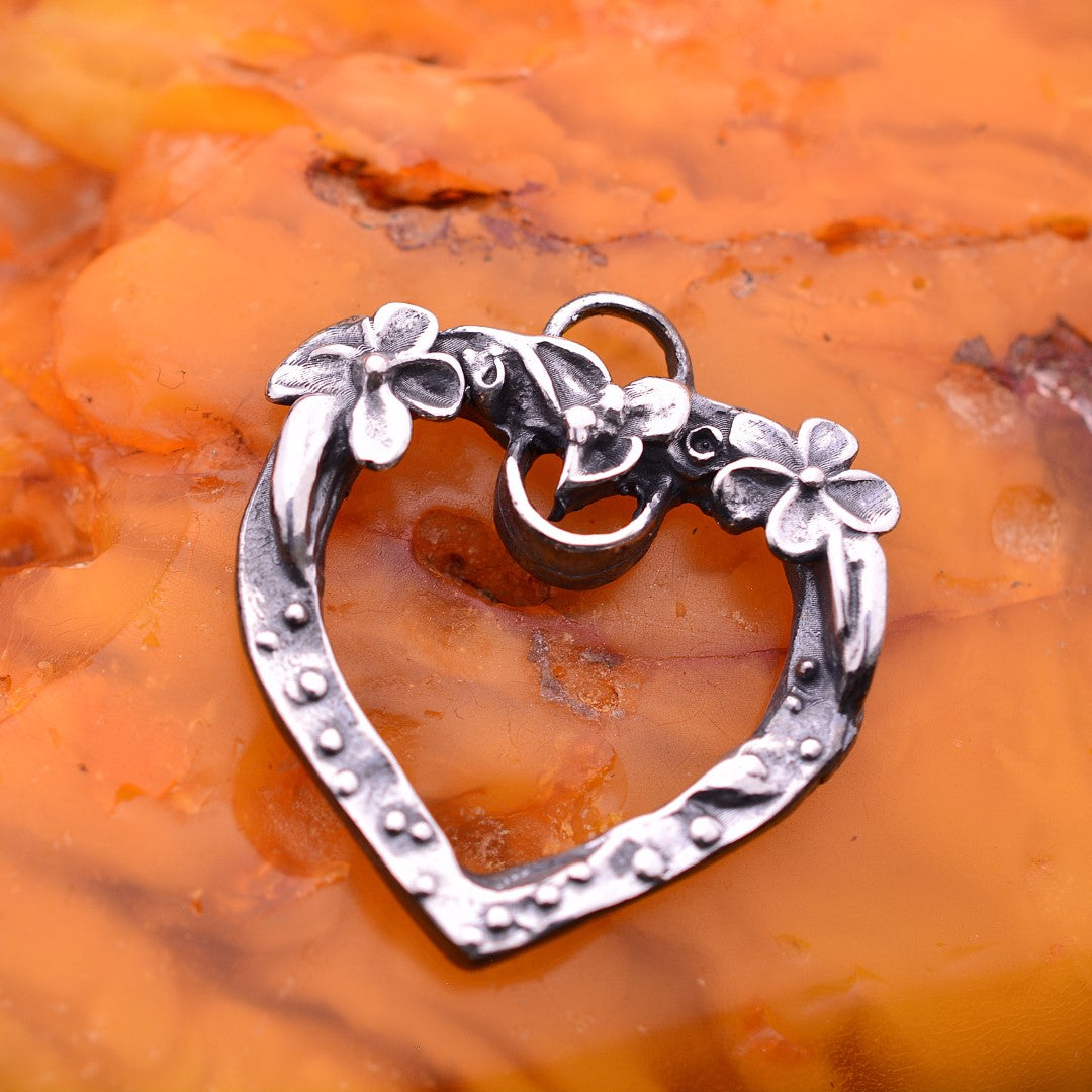 Сребърно бижу 925 – медальон „Отворено сърце“, талисман за любов и нежност, скулптурни бижута, бохо стил, ръчна изработка, подходящ подарък за майка, дъщеря или приятелка Арт Дива