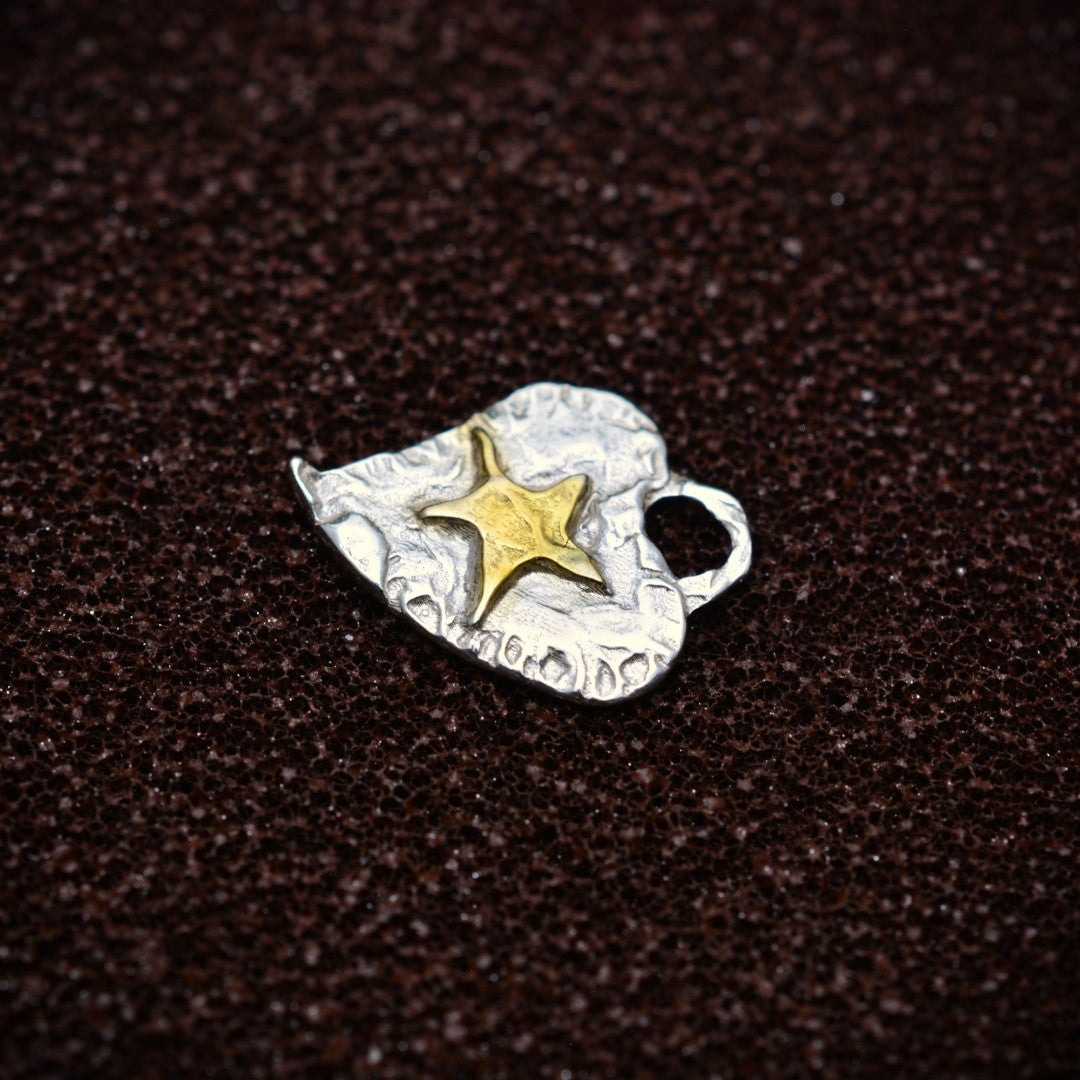 Сребърен медальон 925 „Сърце със звезда“ – талисман за вяра, надежда и обич | Бохо – рустик – скулптурно бижу | Арт Дива