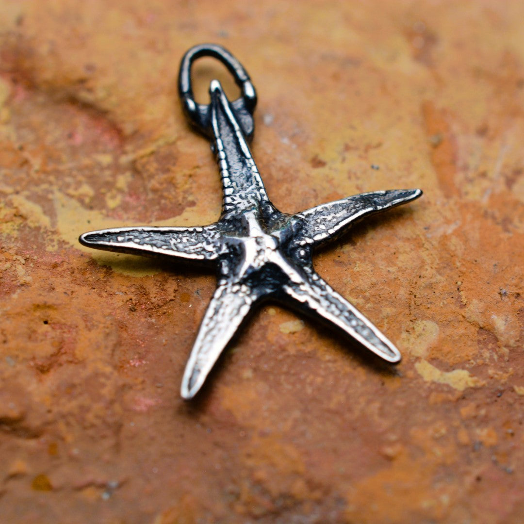 Сребърен медальон 925 „Морска звезда“ – талисман за късмет и спокойствие | Оксидирано бохо–рустик скулптурно бижу | Арт Дива