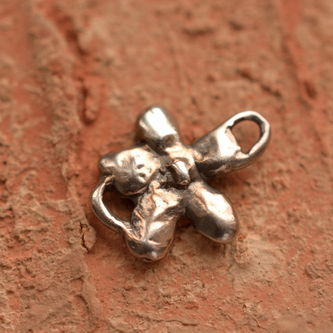 Сребърен елемент 925 “цвете” – талисман за хармония, скулптурни бижута, бохо стил, ръчна изработка, подходящ подарък за майка, дъщеря или приятелка Арт Дива