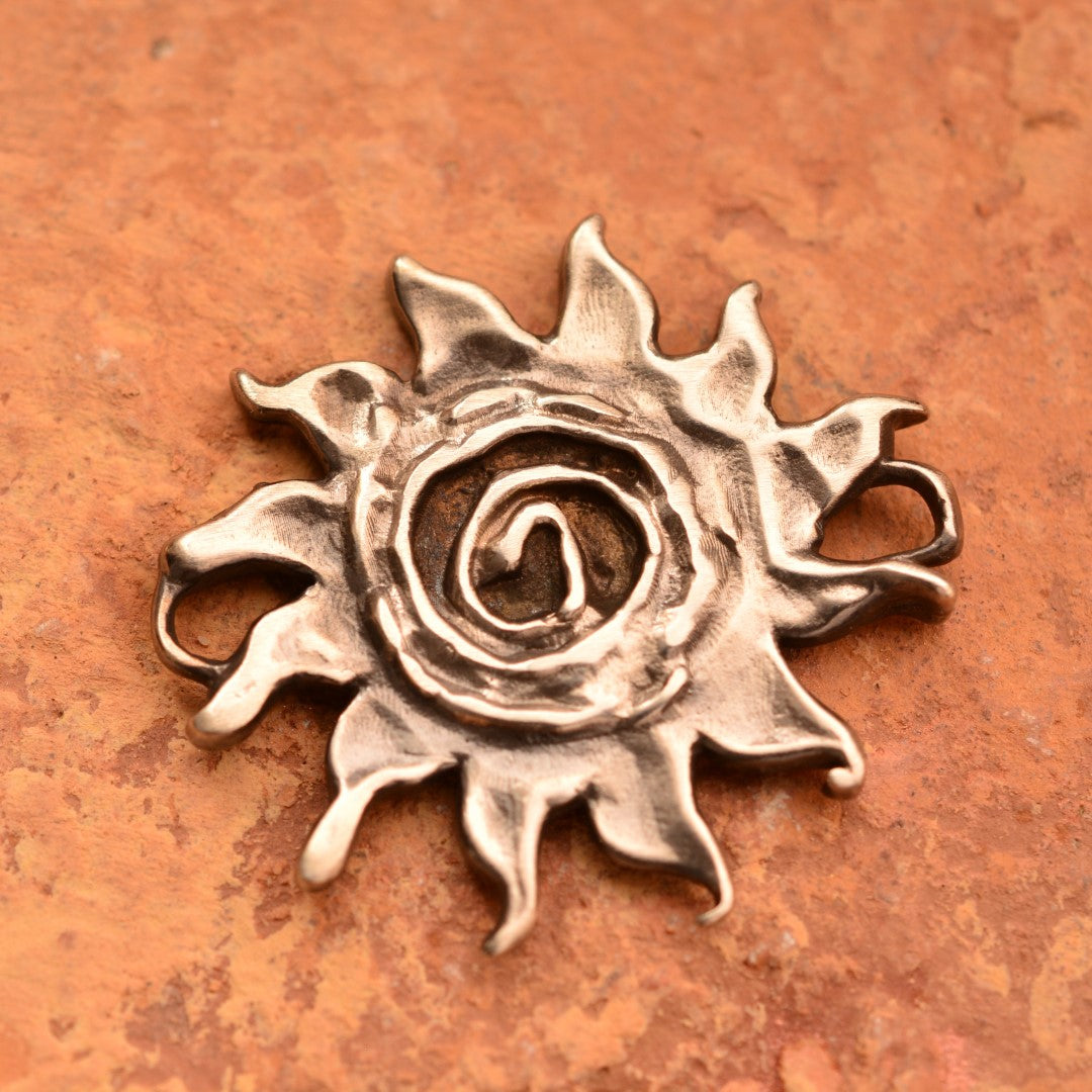 Сребърен елемент 925 „Слънце на живота“ – ръчно изработено бижу за гривна или колие | Арт Дива