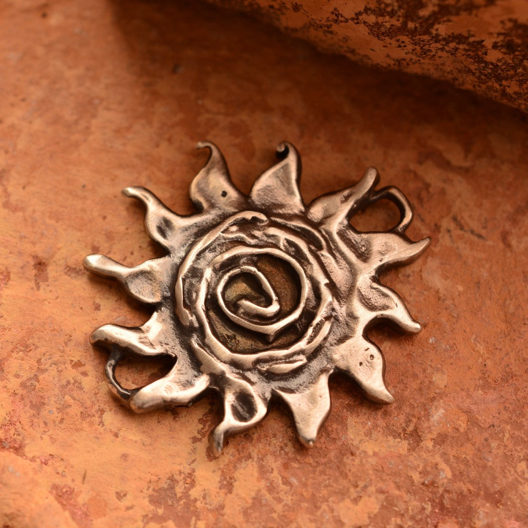 Сребърен елемент 925 „Слънце на живота“ – ръчно изработено бижу за гривна или колие | Арт Дива