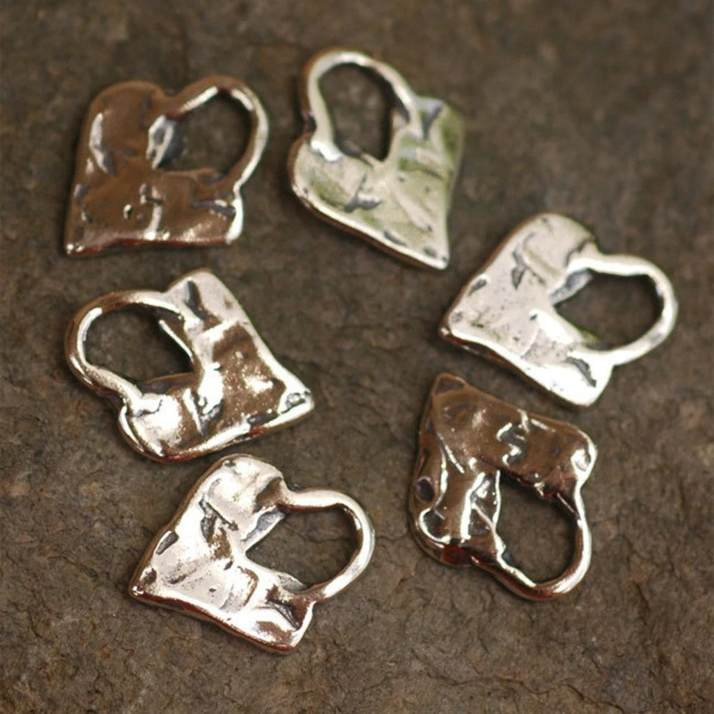 Сребърно бижу 925 – комплект от 2 медальона „Миниатюрно Сърце“, любовен талисман, бохо стил, ръчна изработка Арт Дива