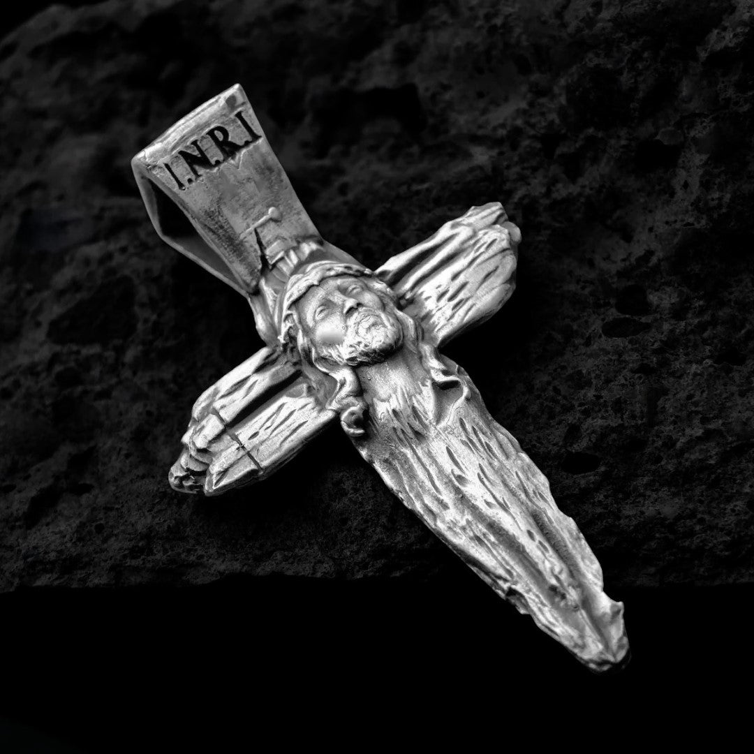 Сребърен кръст с Исус Христос – ръчно изработена висулка от стерлингово сребро 925, религиозен медальон за вяра и защита | Арт Дива