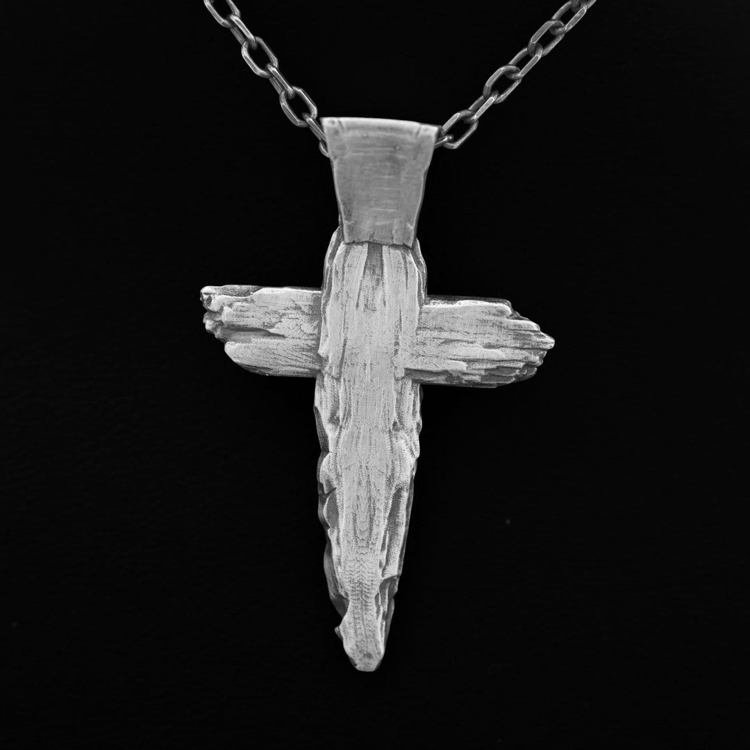 Сребърен кръст с Исус Христос – ръчно изработена висулка от стерлингово сребро 925, религиозен медальон за вяра и защита | Арт Дива