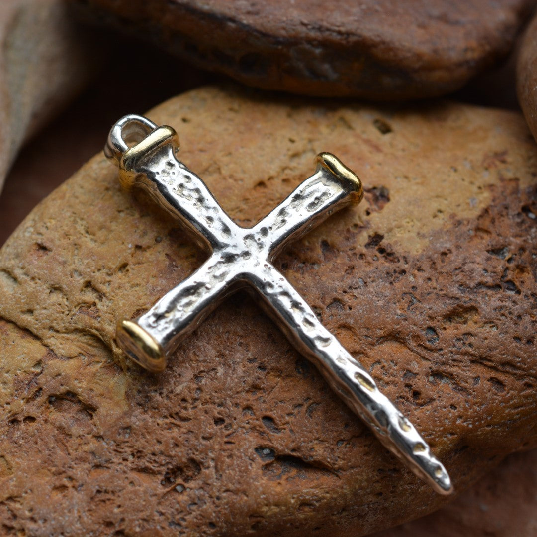 Сребърен медальон кръст 925 със златни акценти – мъжки бохо-рустик дизайн | Арт Дива