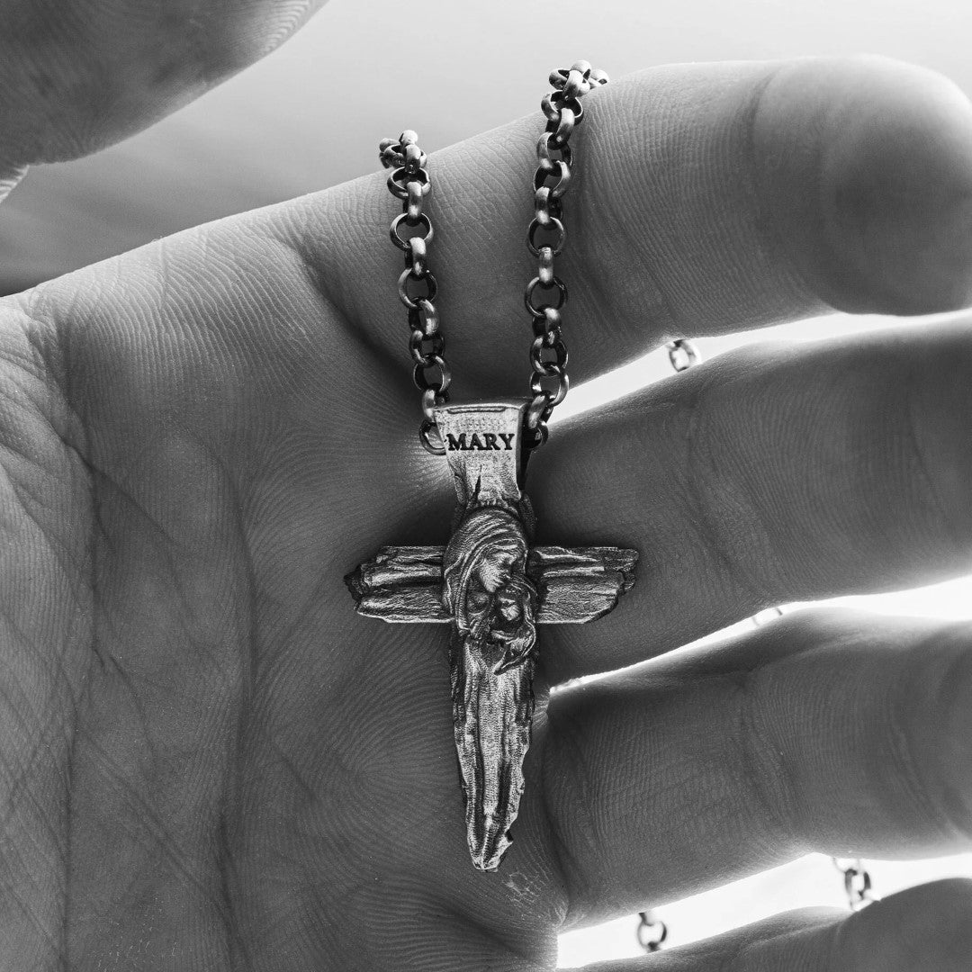 Сребърен кръст 925 с Дева Мария и Младенеца | Ръчно изработен медальон талисман | Християнско бижу за вяра и закрила | Арт Дива