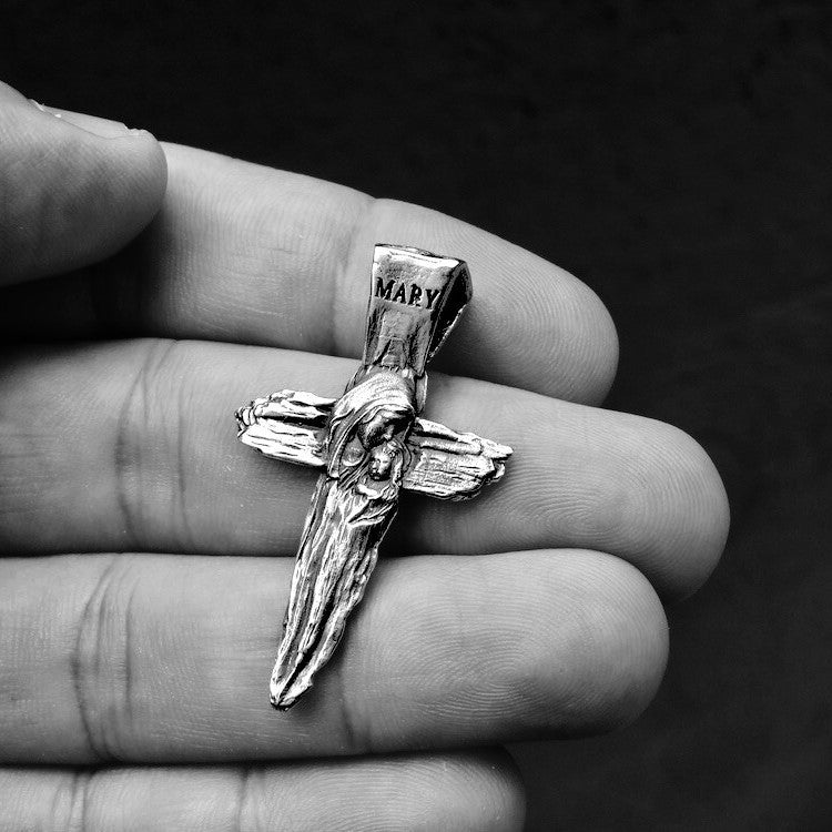 Сребърен кръст 925 с Дева Мария и Младенеца | Ръчно изработен медальон талисман | Християнско бижу за вяра и закрила | Арт Дива