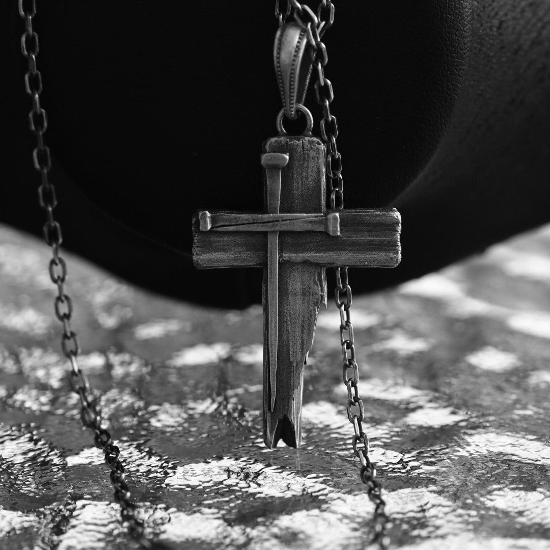 Сребърен медальон 925 – масивен мъжки кръст, символ на вяра и решителност, ръчна изработка | Арт Дива