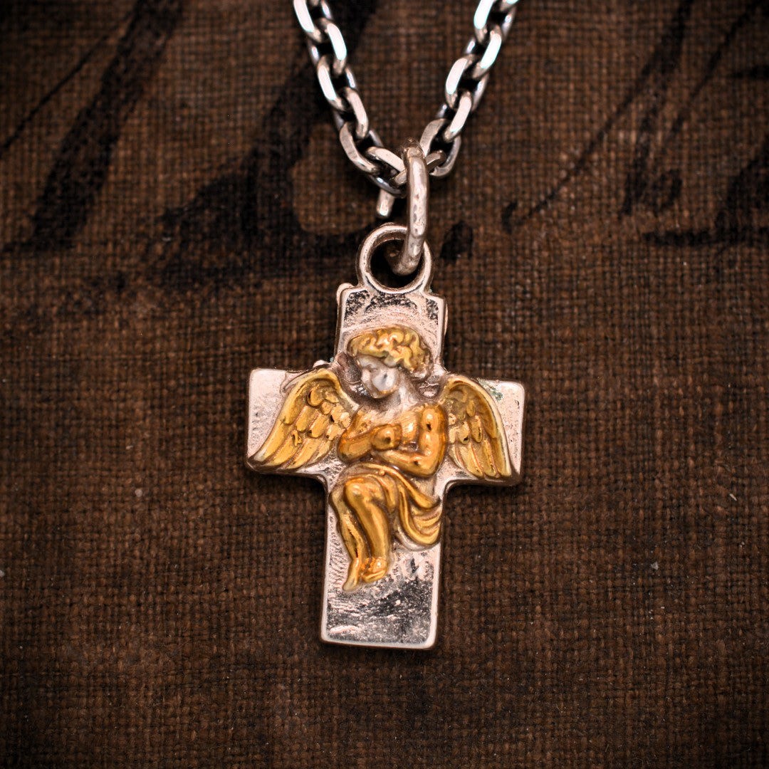 Сребърен медальон 925 „Ангелска прегръдка“ | Талисман за любов и закрила | Бохо рустик скулптурно бижу, ръчна изработка | ArtDiva