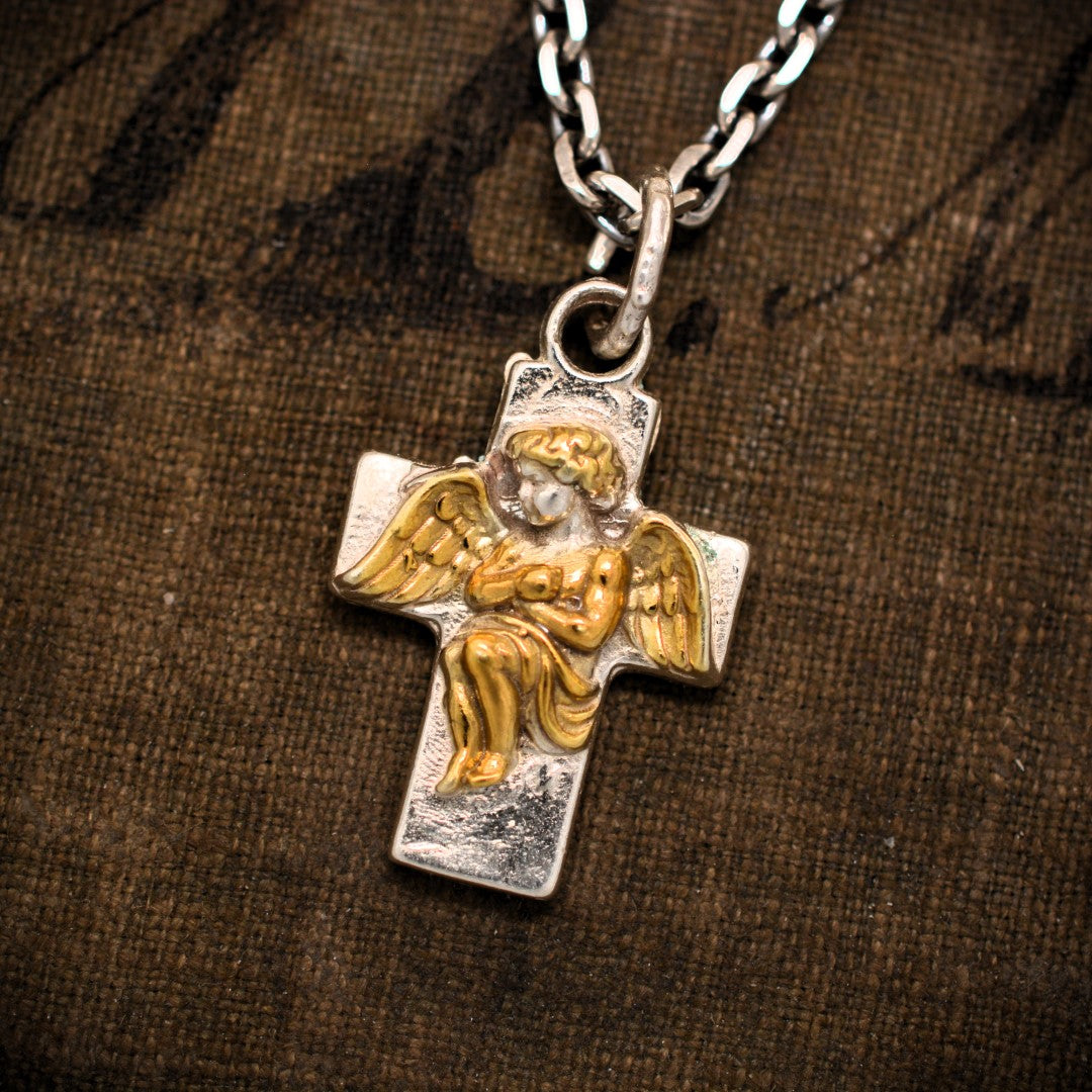 Сребърен медальон 925 „Ангелска прегръдка“ | Талисман за любов и закрила | Бохо рустик скулптурно бижу, ръчна изработка | ArtDiva