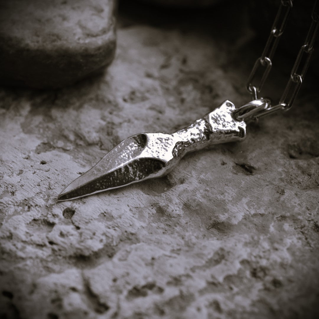 Сребърен медальон острие 925 – мъжки бохо талисман за сила | Арт Дива
