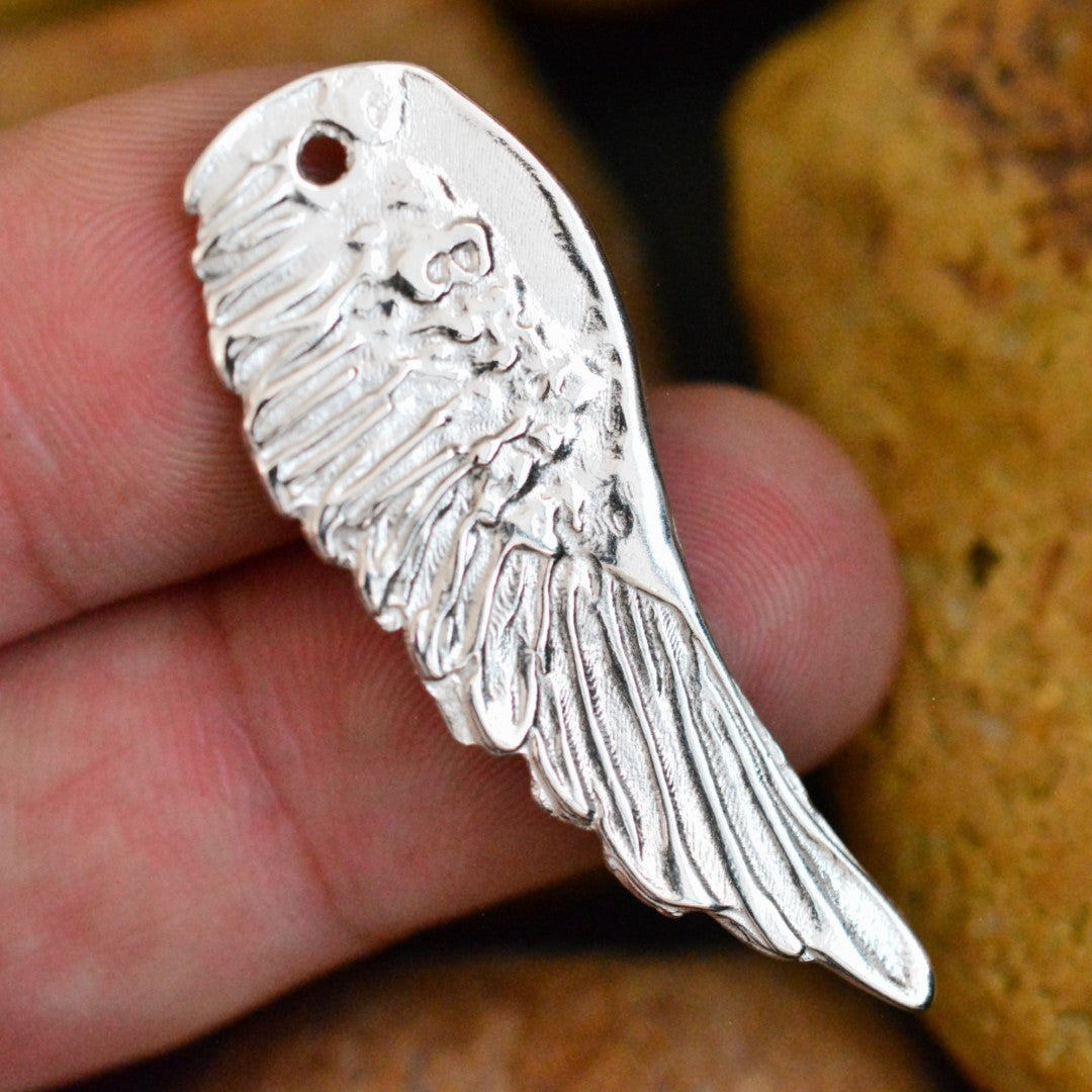 Сребърен медальон 925 ангелско крило – ръчно изработени бохо, скулптурни и рюстик бижута, талисман за закрила и духовна сила | Арт Дива