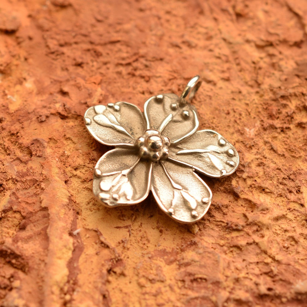 Сребърен медальон 925 „Цвят на вишна“ – талисман за любов, ново начало и хармония | Art Diva – бохо рустик скулптурно бижу ръчна изработка