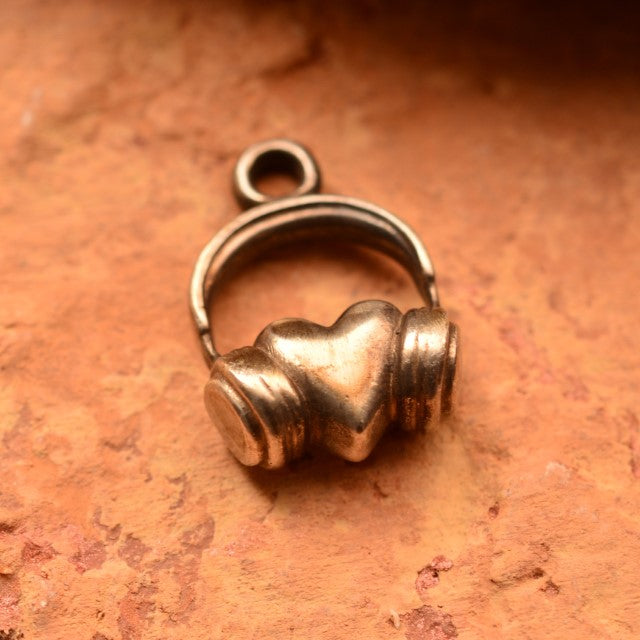 Сребърен медальон 925 „DJ Сърце“ – символ на любов към музиката | Слушалки върху сърце | Оксидирано бохо – рустик бижу | Арт Дива
