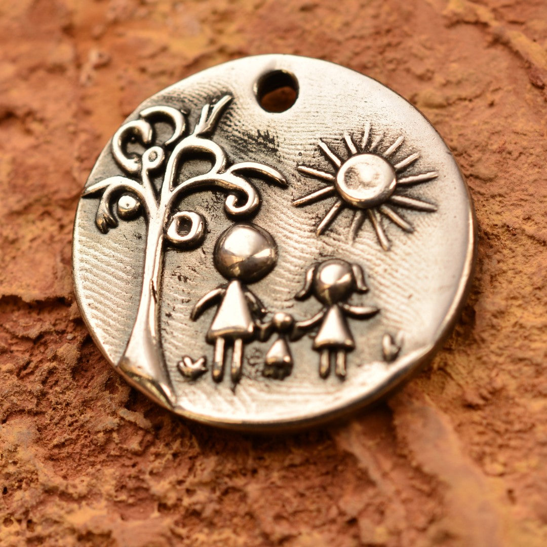 Сребърен медальон 925 „Фамилия“ – Талисман на любов, семейство и връзка между поколенията | Art Diva – Бохо скулптурно бижу