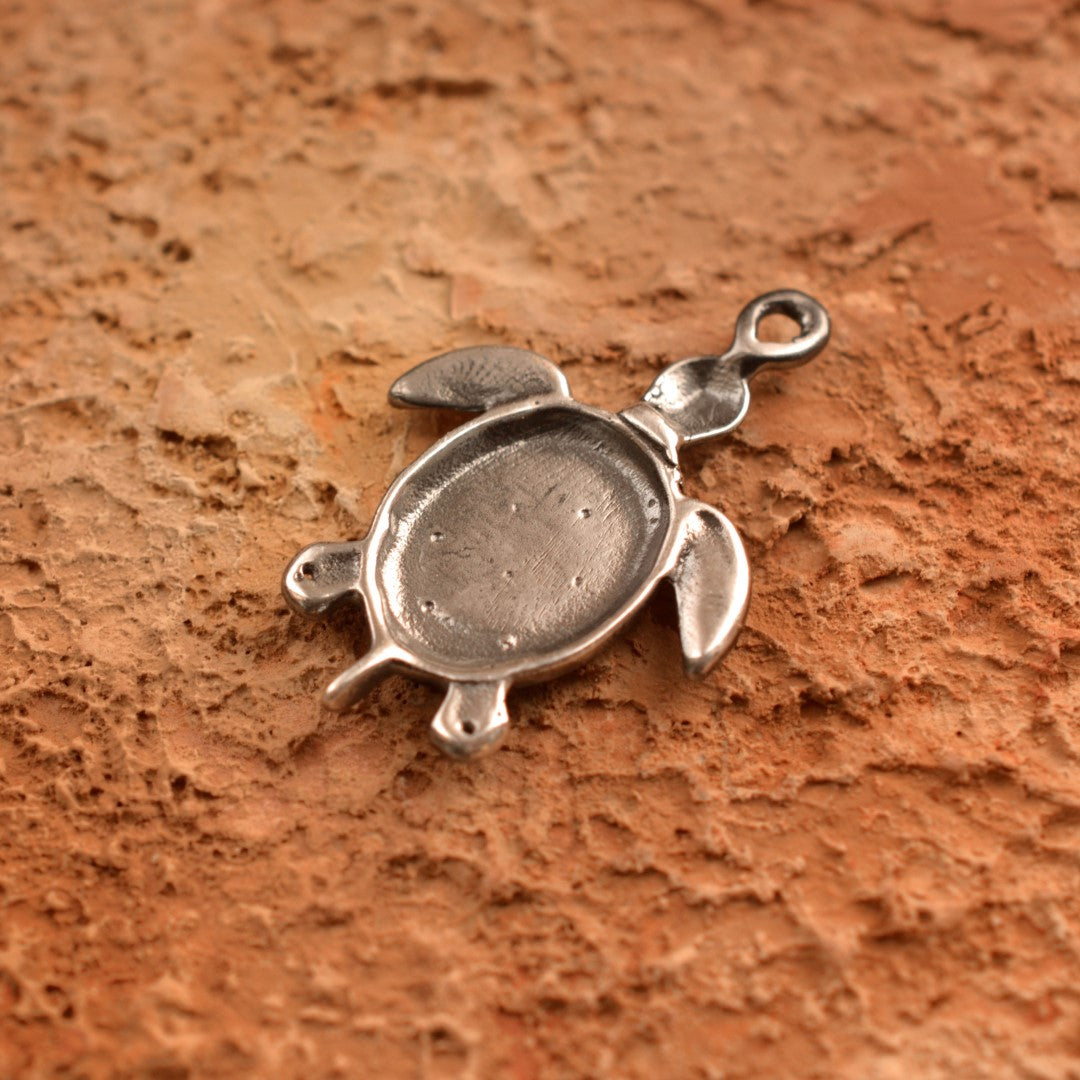 Сребърен медальон 925 „Костенурка“ | Символ на дълголетие, мъдрост и закрила | Ръчно изработен бохо рустик талисман от Art Diva