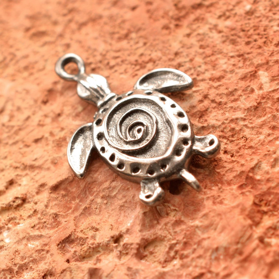 Сребърен медальон 925 „Костенурка“ | Символ на дълголетие, мъдрост и закрила | Ръчно изработен бохо рустик талисман от Art Diva