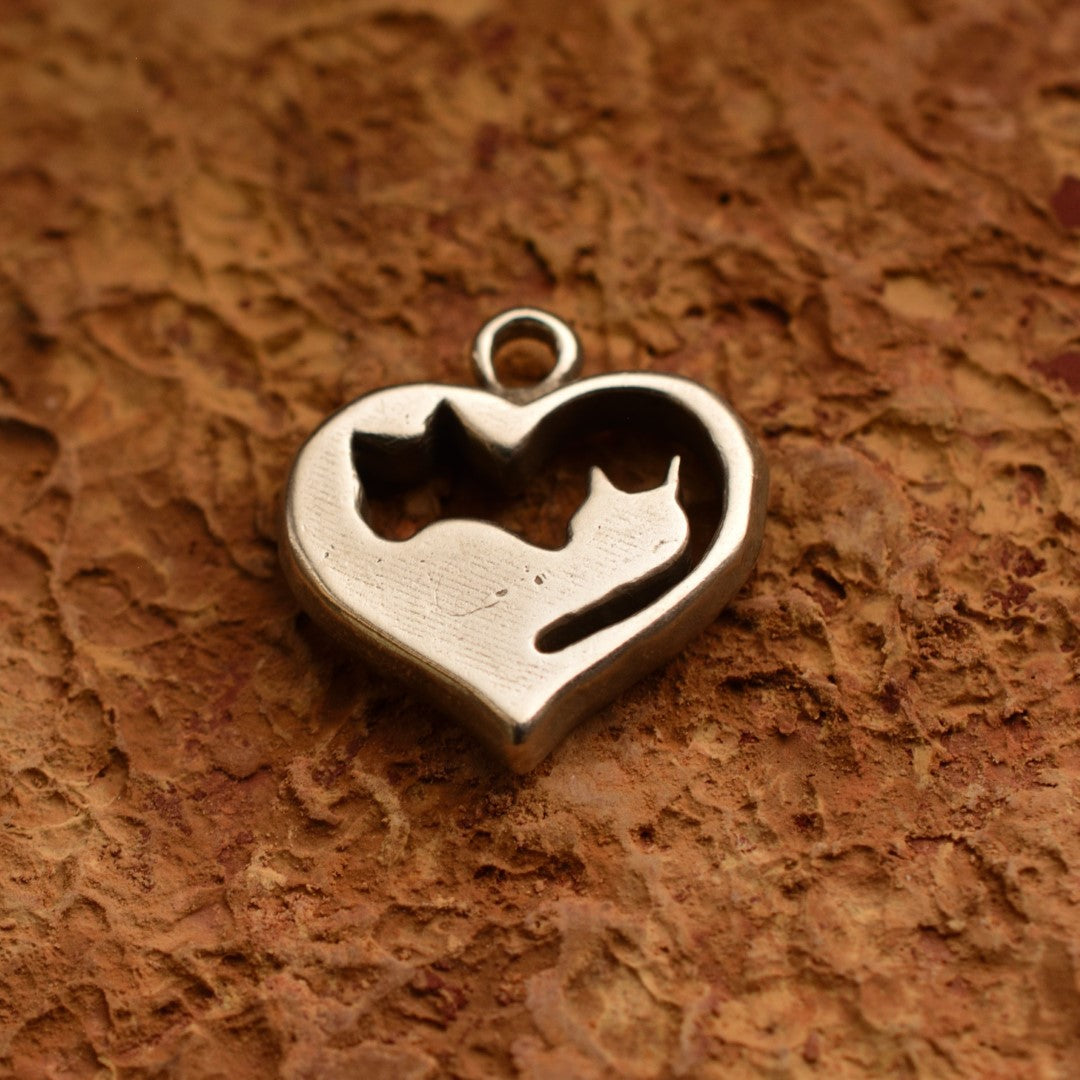 Сребърен медальон 925 „Котки Ин и Ян“ – символ на любовта към котките и хармонията | Бохо рустик скулптурно бижу | Art Diva