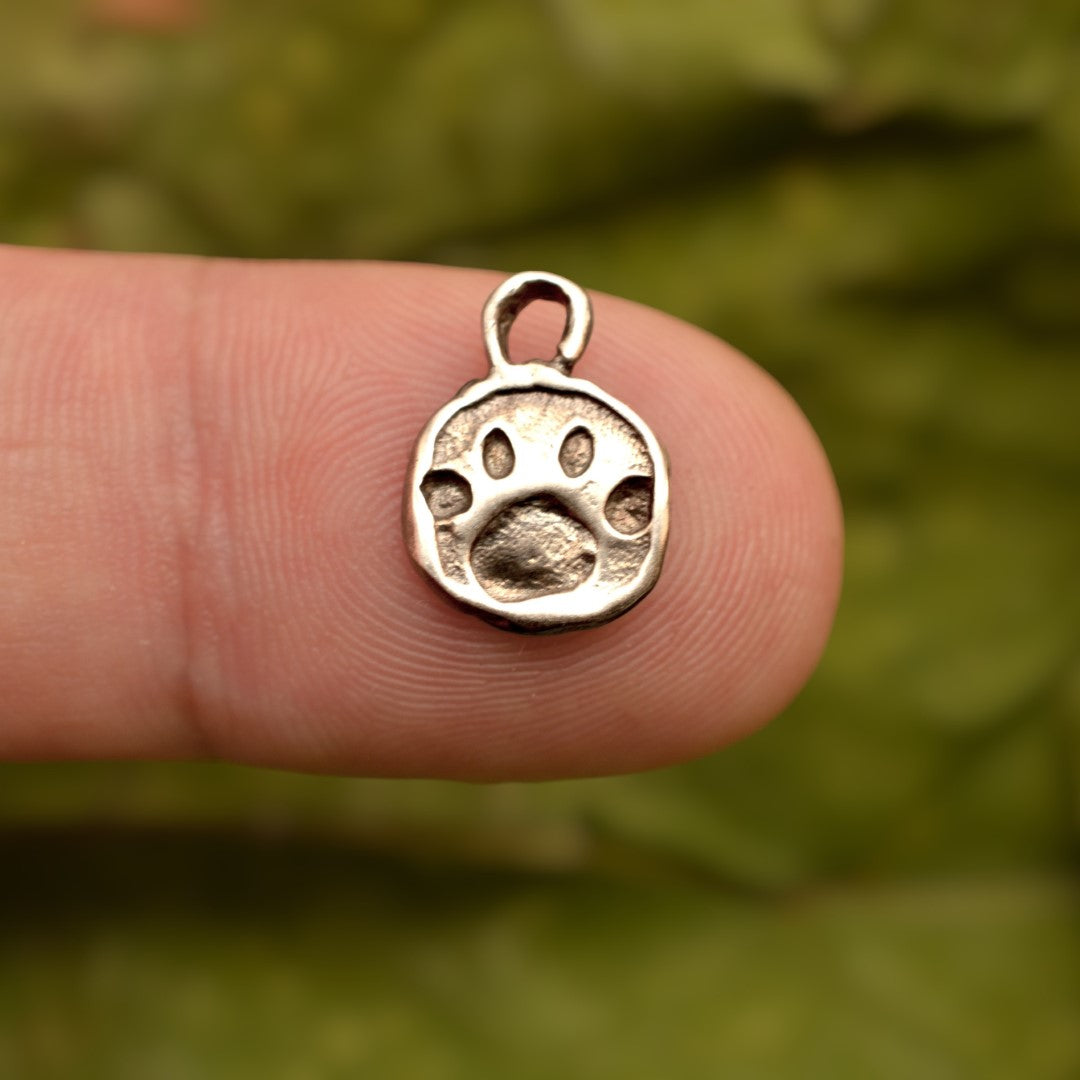 Сребърно бижу 925 – медальон лапичка, талисман за любов към животните, скулптурни бижута, бохо стил, ръчна изработка, подходящ подарък за любител на кучета или котки | Арт Дива