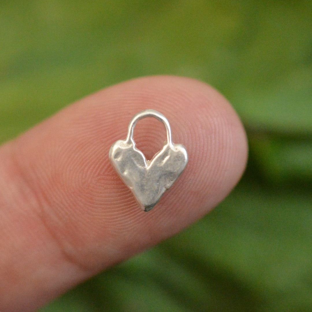 Сребърно бижу 925 – любовен медальон „Малко сърце“, талисман за обич и връзка, бохо стил, ръчна изработка | Арт Дива