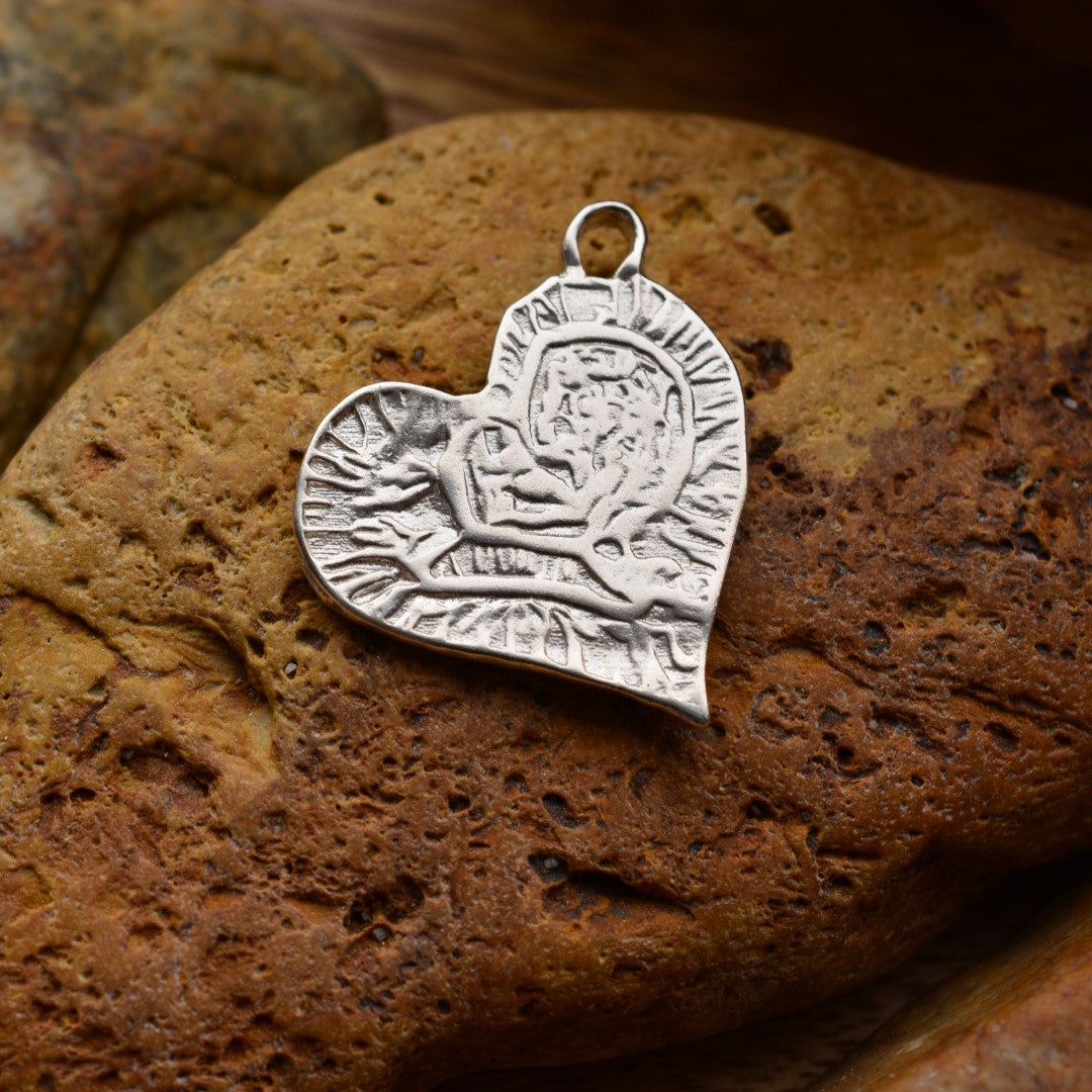 Сребърен медальон 925 „Мама, татко и аз“ Амулет със златни акценти | талисман за любов и семейна свързаност | Арт Дива