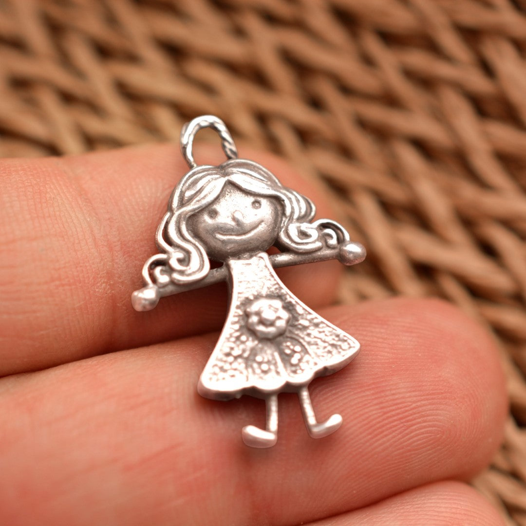 Сребърен медальон 925 „Прегръдка“ | Талисман за сестра, майка или най-добра приятелка | Бохо рустик скулптурно бижу, ръчна изработка | Арт Дива